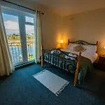 Отель Greenfield Bar & Bistro 3*