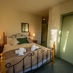 Отель Greenfield Bar & Bistro 3*