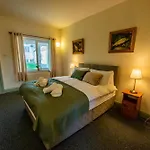 Отель Greenfield Bar & Bistro 3*