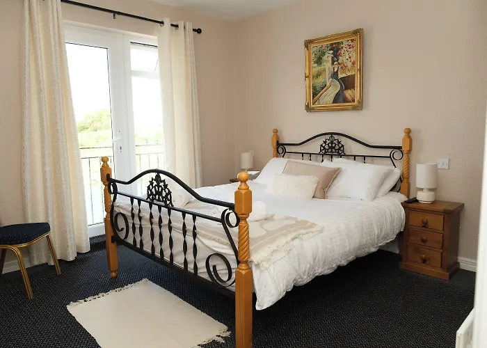 Hotel Greenfield Bar & Bistro Headford
