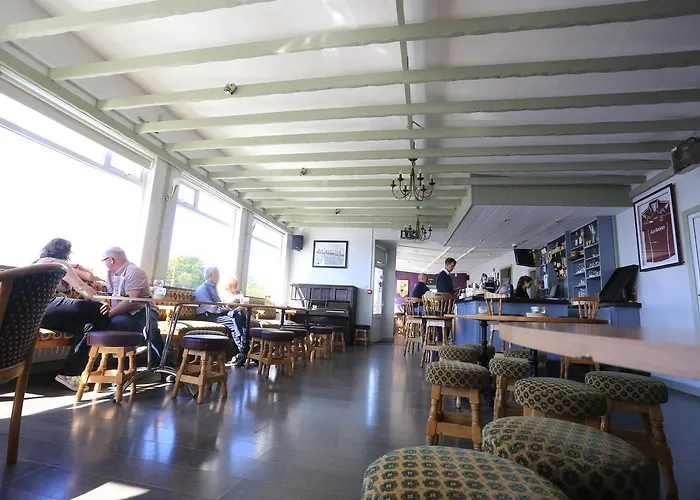 Greenfield Bar & Bistro Szálloda